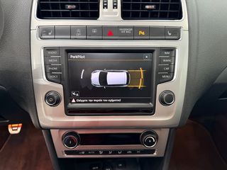 Volkswagen Polo 2016 1.4D Full LED / Panorama/ Navi / Highline-thumb-23
