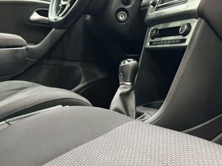 Volkswagen Polo 2016 1.4D Full LED / Panorama/ Navi / Highline-thumb-26