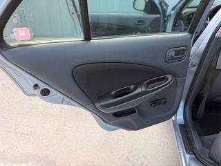 Nissan Almera 2006-thumb-26