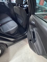 Ford Focus 2017-thumb-12