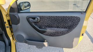 Opel Corsa 2001-thumb-21