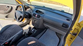 Opel Corsa 2001-thumb-30