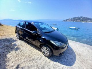 Mazda 2 2010-thumb-1