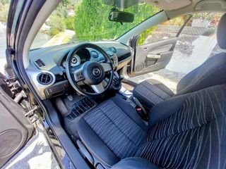 Mazda 2 2010-thumb-2