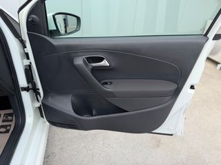 Volkswagen Polo 2015 1.4 TDI / ΜΗΔΕΝΙΚΑ ΤΕΛΗ ΚΥΚΛΟΦΟΡΙΑΣ / AUTO ΛΑΖΑΡΙΔΗΣ-thumb-34