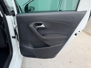 Volkswagen Polo 2015 1.4 TDI / ΜΗΔΕΝΙΚΑ ΤΕΛΗ ΚΥΚΛΟΦΟΡΙΑΣ / AUTO ΛΑΖΑΡΙΔΗΣ-thumb-29