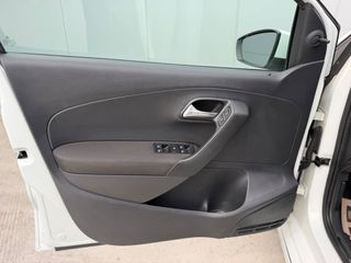 Volkswagen Polo 2015 1.4 TDI / ΜΗΔΕΝΙΚΑ ΤΕΛΗ ΚΥΚΛΟΦΟΡΙΑΣ / AUTO ΛΑΖΑΡΙΔΗΣ-thumb-31