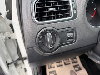 Volkswagen Polo 2015 1.4 TDI / ΜΗΔΕΝΙΚΑ ΤΕΛΗ ΚΥΚΛΟΦΟΡΙΑΣ / AUTO ΛΑΖΑΡΙΔΗΣ-thumb-32