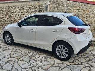 Mazda 2 2015 1.5 Skyactive*-thumb-5