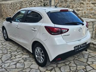 Mazda 2 2015 1.5 Skyactive*-thumb-6