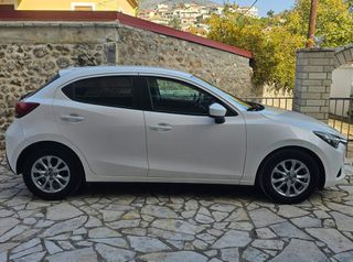 Mazda 2 2015 1.5 Skyactive*-thumb-11