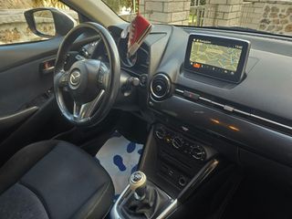 Mazda 2 2015 1.5 Skyactive*-thumb-26