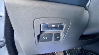 Land Rover Range Rover Velar 2018 R-DYNAMIC-thumb-25