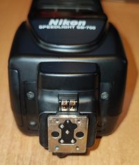Nikon SB-700-thumb-4