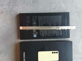 Samsung galaxy S24-thumb-3