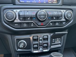 Jeep Gladiator 2024 OVERLAND - FULL EXTRAS -4X4 TRAIL-RATED-thumb-63