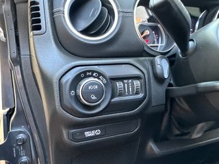 Jeep Gladiator 2024 OVERLAND - FULL EXTRAS -4X4 TRAIL-RATED-thumb-58