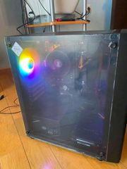 Πωλείται desktop Pc σε πολύ καλή κατάσταση