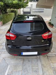 Kia Rio 2013-thumb-1
