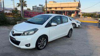 Toyota Yaris 2011-thumb-1