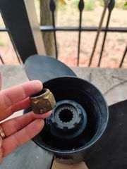 Προπέλα 3φτερη mercruiser 21"-thumb-1
