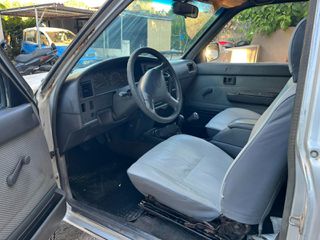 Toyota Hilux 1991 YN110L