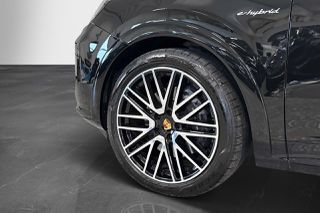 Porsche Cayenne 2024 GTS Coupe-thumb-5