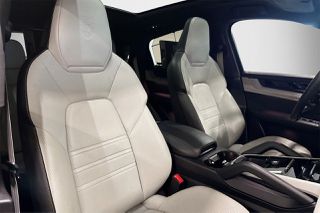 Porsche Cayenne 2024 GTS Coupe-thumb-10