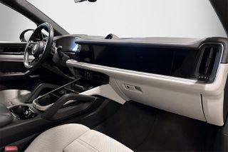 Porsche Cayenne 2024 GTS Coupe-thumb-11