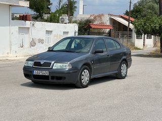 Skoda Octavia 2004-thumb-1