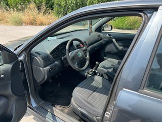 Skoda Octavia 2004-thumb-5