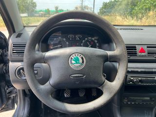 Skoda Octavia 2004-thumb-7