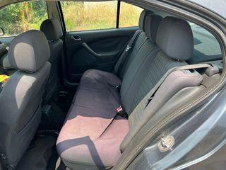 Skoda Octavia 2004-thumb-9