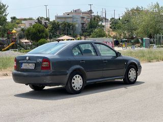 Skoda Octavia 2004-thumb-10