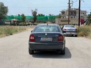Skoda Octavia 2004-thumb-12