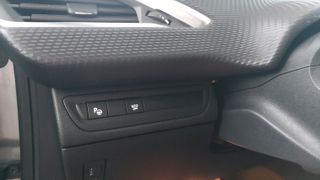 Peugeot 2008 2016 1.2 PureTech Crossway 110hp-thumb-25