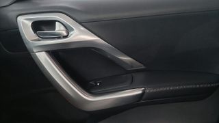 Peugeot 2008 2016 1.2 PureTech Crossway 110hp-thumb-27