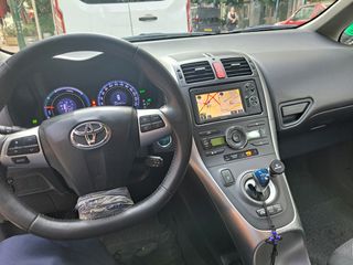 Toyota Auris 2011 hybrid