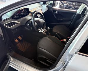 Peugeot 208 2018 1.2 PureTech 110Hps Allure NAVI/KLIMA-thumb-7