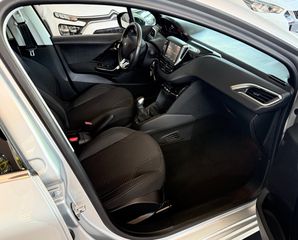 Peugeot 208 2018 1.2 PureTech 110Hps Allure NAVI/KLIMA-thumb-8