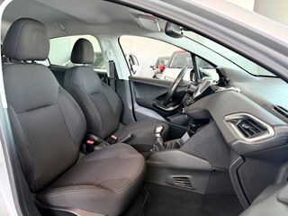 Peugeot 208 2018 1.2 PureTech 110Hps Allure NAVI/KLIMA-thumb-9