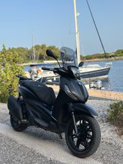 Piaggio Beverly 400 2024 HPE DEEP BLACK-thumb-3