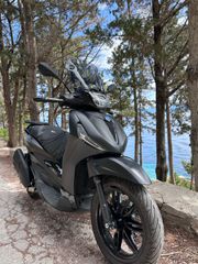 Piaggio Beverly 400 2024 HPE DEEP BLACK-thumb-9