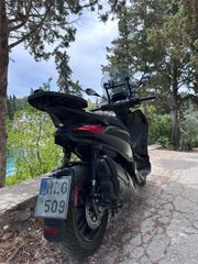 Piaggio Beverly 400 2024 HPE DEEP BLACK-thumb-12