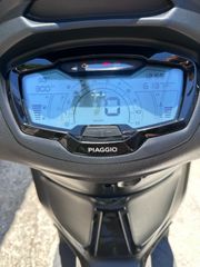 Piaggio Beverly 400 2024 HPE DEEP BLACK-thumb-17