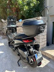 Piaggio Beverly 400 2024 HPE DEEP BLACK-thumb-7