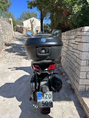 Piaggio Beverly 400 2024 HPE DEEP BLACK-thumb-14