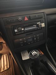 Audi A4 1999-thumb-3