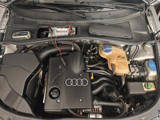 Audi A4 1999-thumb-6
