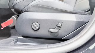 Mercedes-Benz GLC 300 2023 e PLUG-IN 4MATIC AMG LINE SUN. PANORAMA/AUTOBESIKOS-thumb-24